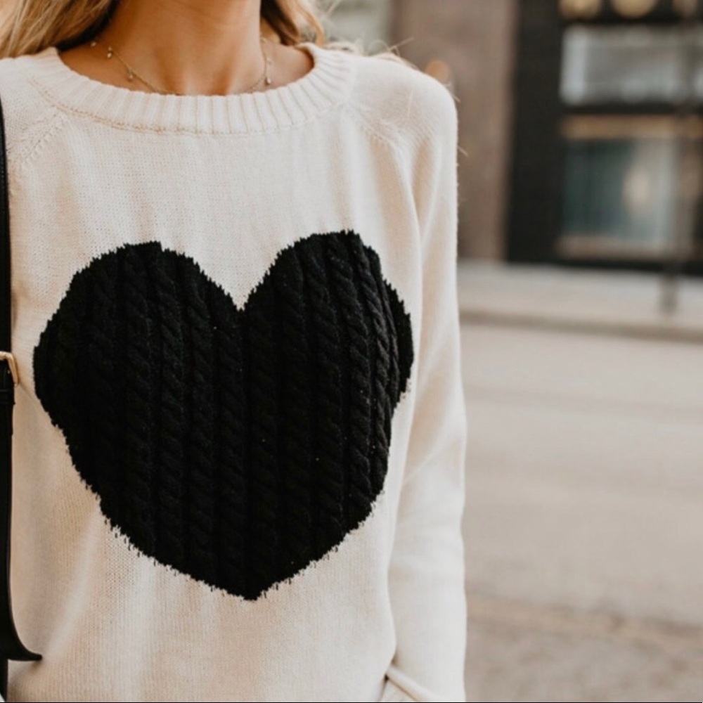 ✨HP! Cream & Black Knit Heart Patterned Sweater✨ - Picture 4 of 8